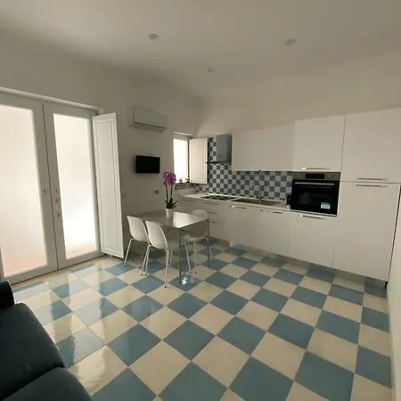 Mama' Apartment *